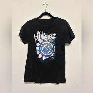 Women’s small blink-182 band T-shirt